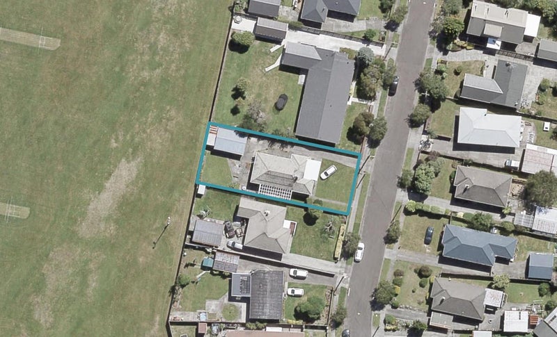 44 Mary Crescent, Elderslea, Upper Hutt - Carousel 1