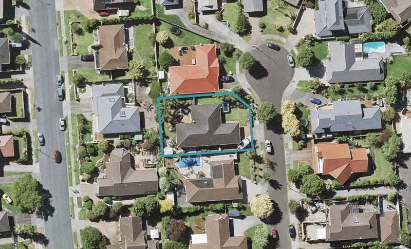 8 Ayrshire Place, Somerville, Manukau - Carousel 1