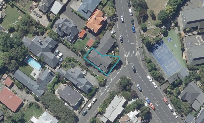 16 Sim Street, Maori Hill, Dunedin - Carousel 1
