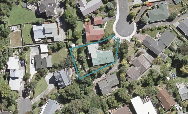 22 Harewood Grove, Pinehaven, Upper Hutt - Carousel 1