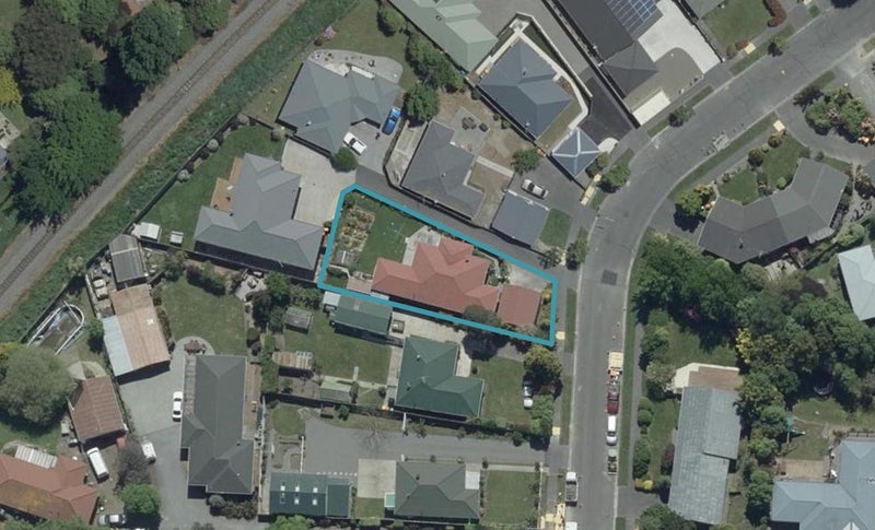 9 Canberra Place, Redwood, Christchurch - Carousel 1