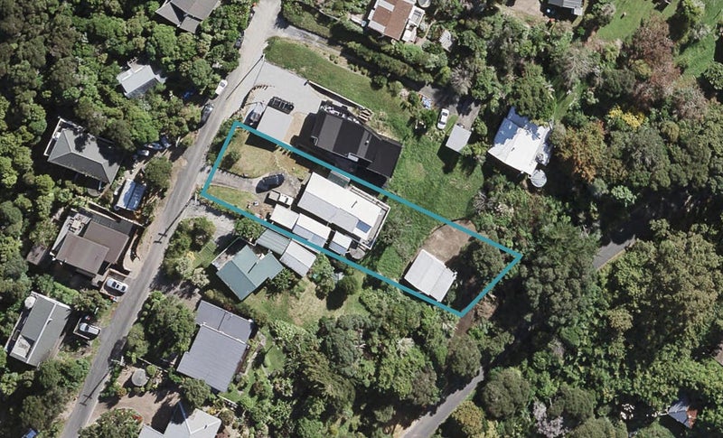 12 Burrell Road Extension, Oneroa, Waiheke Island - Carousel 1