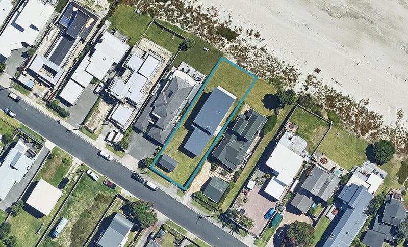 121 Karewa Parade, Papamoa Beach, Papamoa - Carousel 1