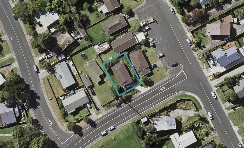 88 Trias Road, Totara Vale, Auckland - Carousel 1