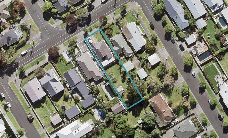 62 Walker Road, Point Chevalier, Auckland - Carousel 1