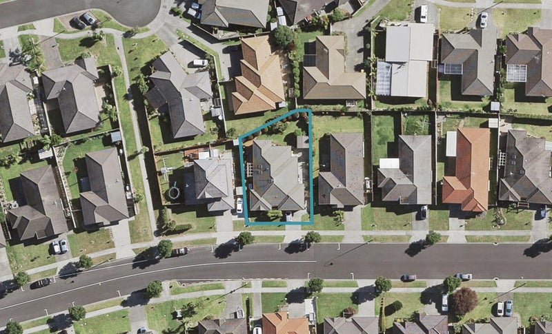 33 Turnberry Drive, Wattle Downs, Auckland - Carousel 1