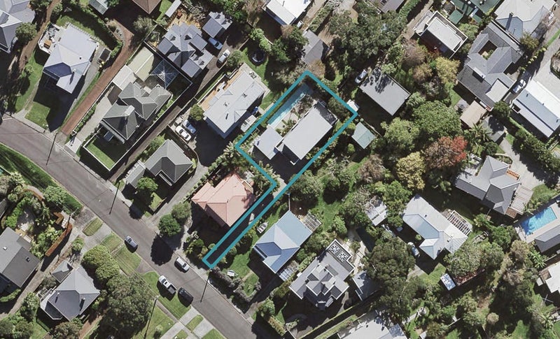 61A Palmerston Road, Birkenhead, Auckland - Carousel 1