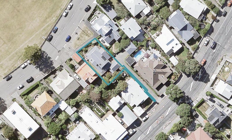 29 Marine Parade, Eastbourne, Lower Hutt - Carousel 1