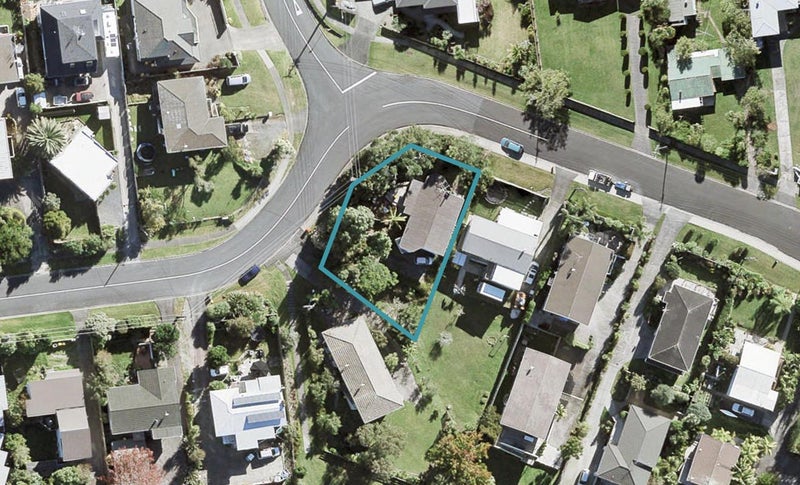 64 Killarney Avenue, Torbay, Auckland - Carousel 1