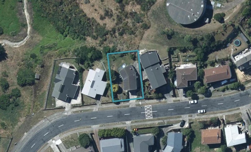 25 Almora View, Ascot Park, Porirua - Carousel 1