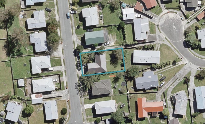 12 Speargrass Grove, Timberlea, Upper Hutt - Carousel 1