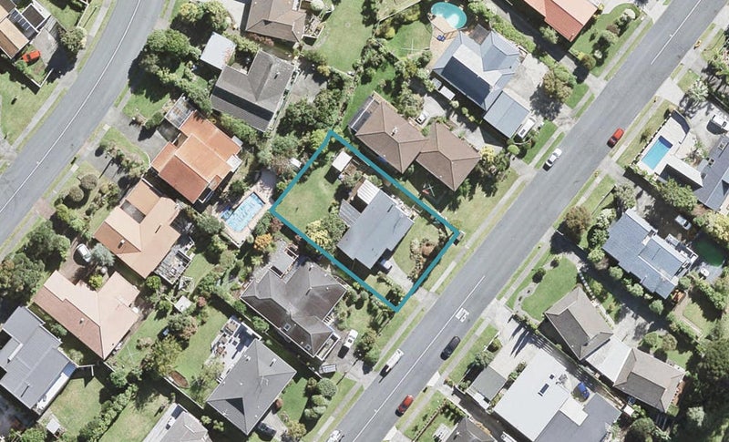 133 Stapleford Crescent, Browns Bay, Auckland - Carousel 1