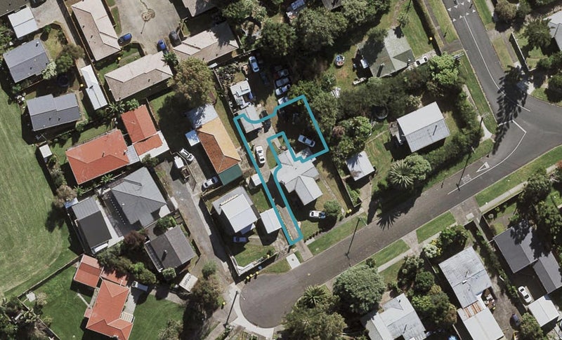 2D Thompson Street, Mangere East, Auckland - Carousel 1