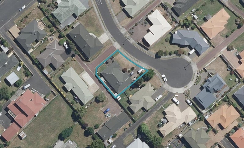 12 Mews Place, Forest Lake, Hamilton - Carousel 1