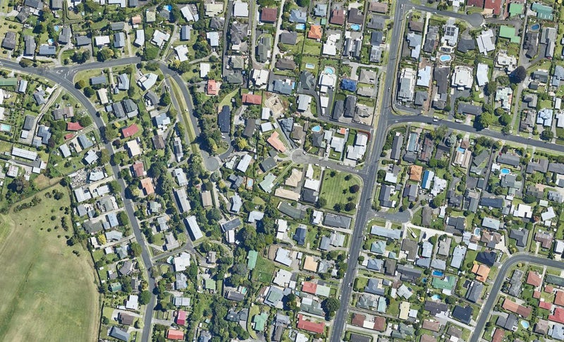 9 Bennett Street, Otumoetai, Tauranga - Carousel 1