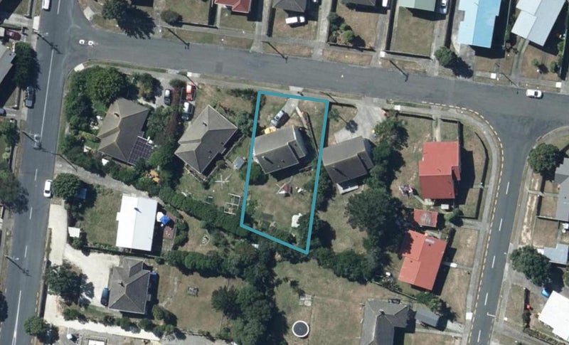 6 Moult Street, Titahi Bay, Porirua - Carousel 1
