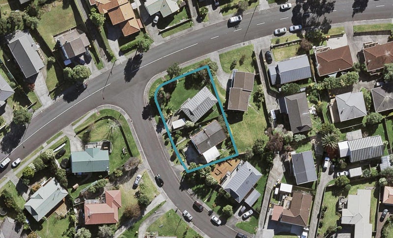1/2 Grenadine Place, Unsworth Heights, Auckland - Carousel 1