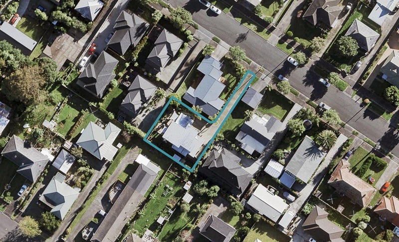 62 Oakley Avenue, Waterview, Auckland - Carousel 1