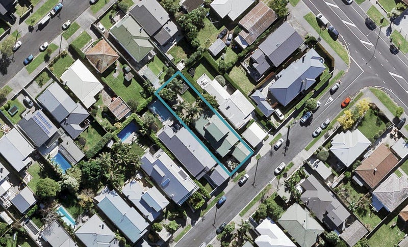 3 Westmere Crescent, Westmere, Auckland - Carousel 1