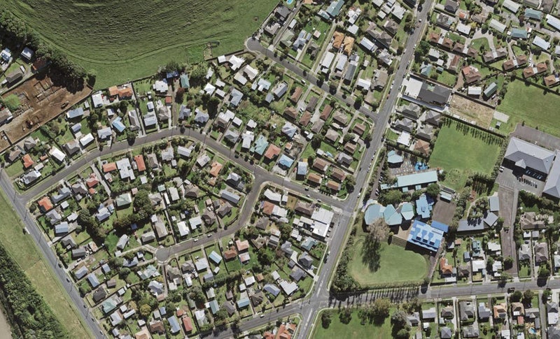 46 Kapuka Road, Mangere Bridge, Auckland - Carousel 1