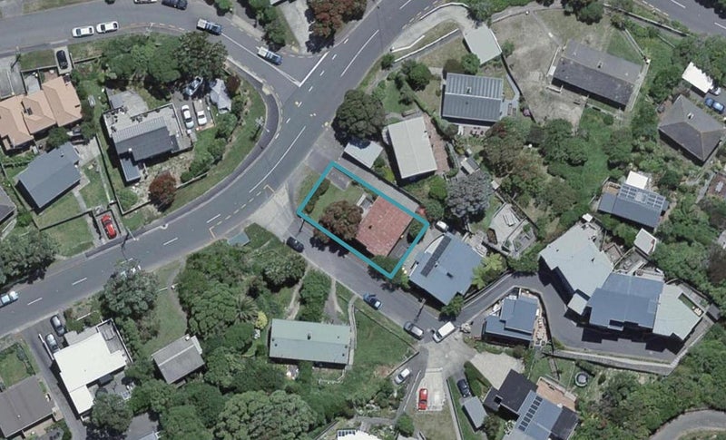 141 Cockayne Road, Khandallah, Wellington - Carousel 1