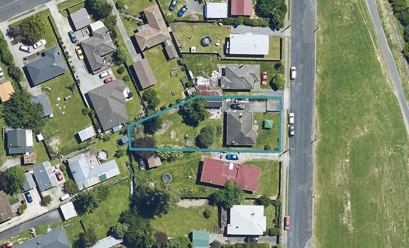 12 Neil Road, Fairy Springs, Rotorua - Carousel 1