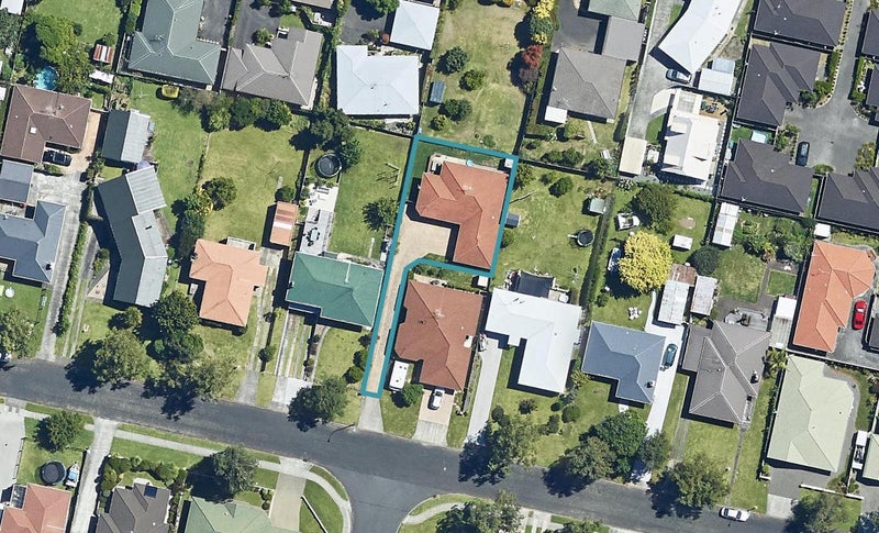 16 Ngahere Street, Otumoetai, Tauranga - Carousel 1