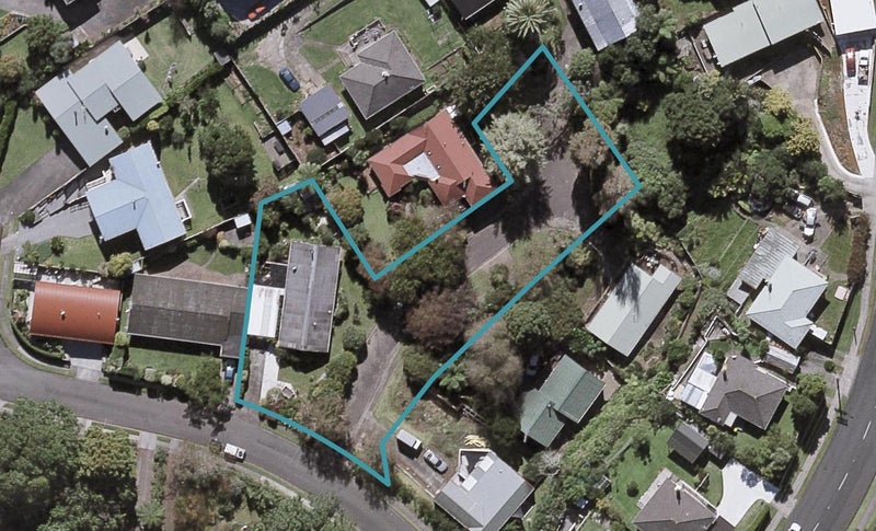 6 Spencer Place, Merrilands, New Plymouth - Carousel 1