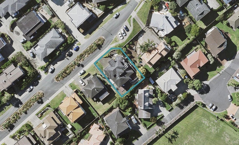 6 Zara Court, Windsor Park, Auckland - Carousel 1