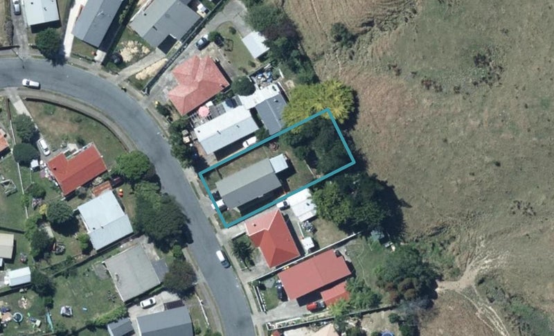 114 Arahura Crescent, Waitangirua, Porirua - Carousel 1