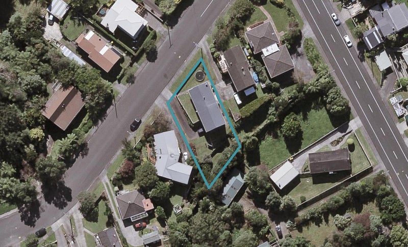 4 Cowling Road, Hurdon, New Plymouth - Carousel 1