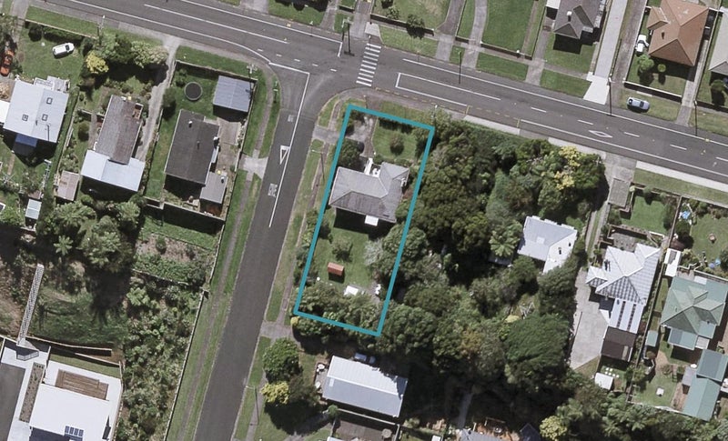 89 Omata Road, Marfell, New Plymouth - Carousel 1