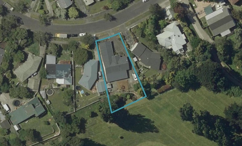 85 Ruamahanga Crescent, Terrace End, Palmerston North - Carousel 1