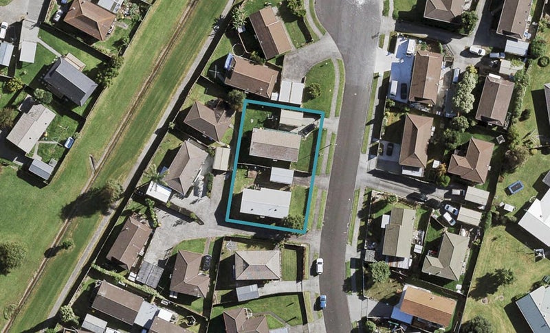 1/20 Silver Creek Road, Weymouth, Auckland - Carousel 1