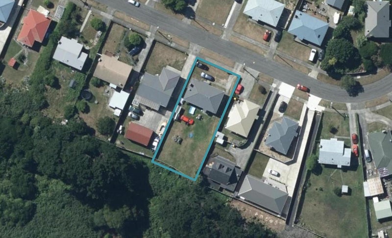 43 Whanga Crescent, Titahi Bay, Porirua - Carousel 1