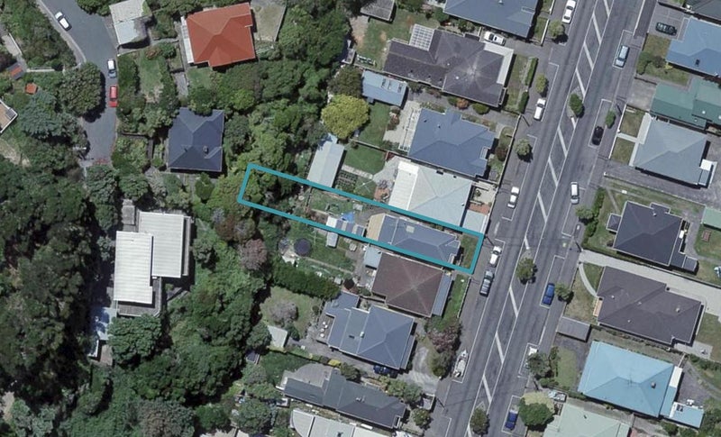 22 Derwent Street, Island Bay, Wellington - Carousel 1