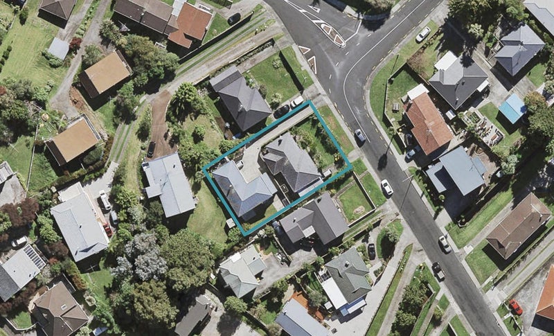 2/26 Blenheim Street, Glenfield, Auckland - Carousel 1