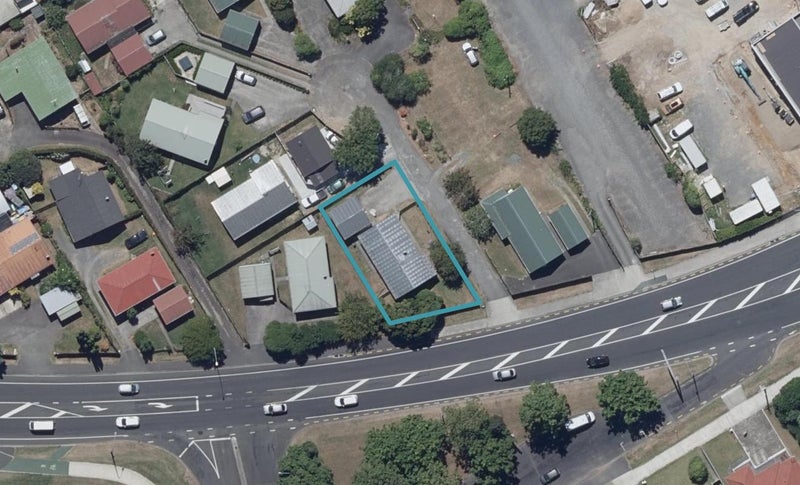 46 Kahikatea Drive, Melville, Hamilton - Carousel 1