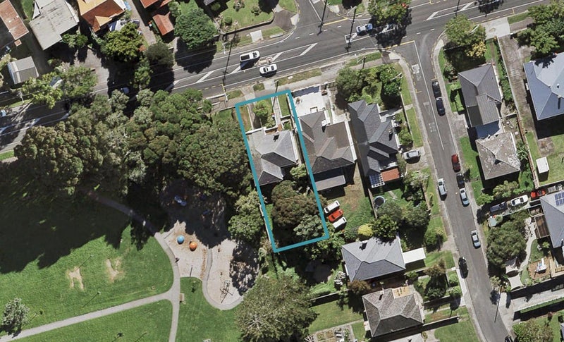 54 Owairaka Avenue, Mount Albert, Auckland - Carousel 1