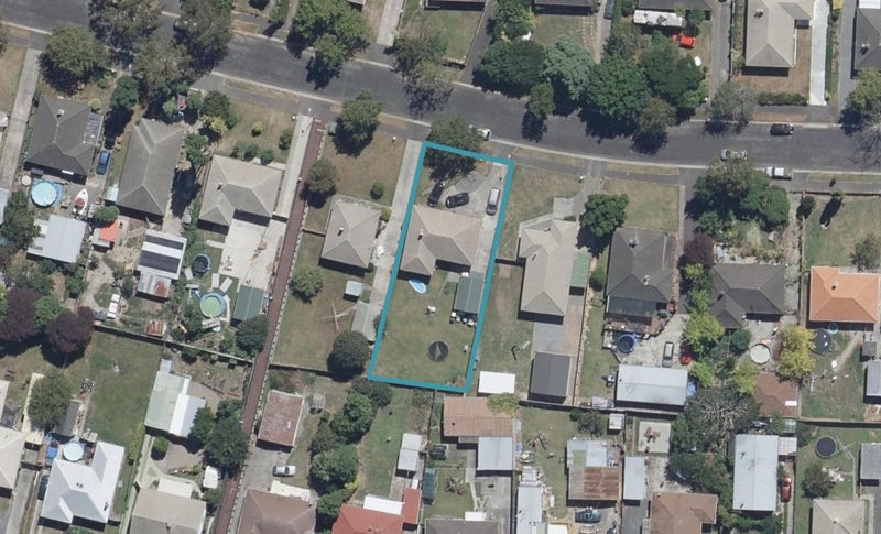 30 Slim Street, Bader, Hamilton - Carousel 1