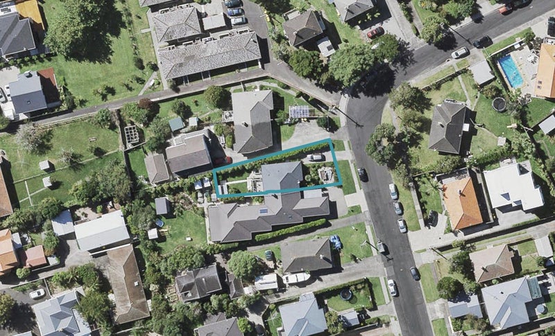 15A Fraser Road, Narrow Neck, Auckland - Carousel 1