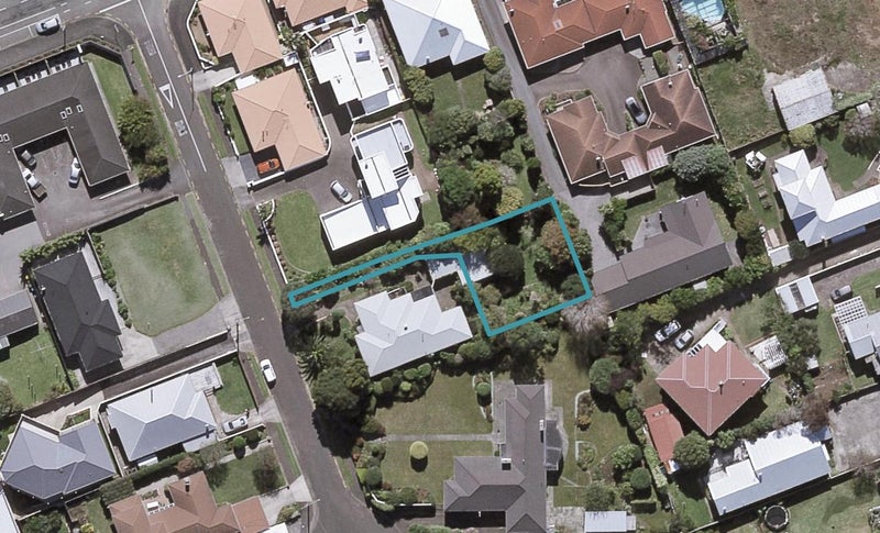5A Strandon Place, Strandon, New Plymouth - Carousel 1