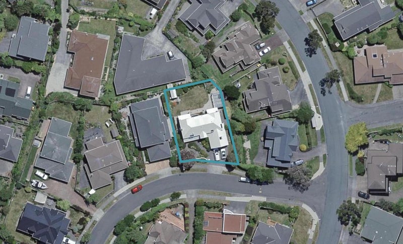 4 Montrose Grove, Churton Park, Wellington - Carousel 1