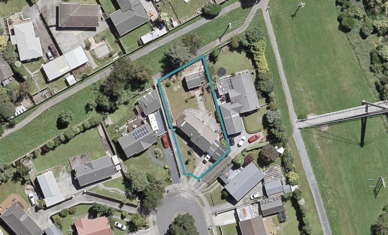 40 Delaware Grove, Totara Park, Upper Hutt - Carousel 1