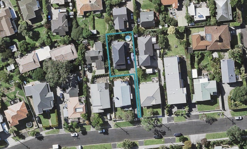 11A Hanlon Crescent, Narrow Neck, Auckland - Carousel 1