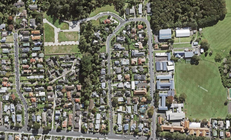 13 Park Avenue, Northcote, Auckland - Carousel 1