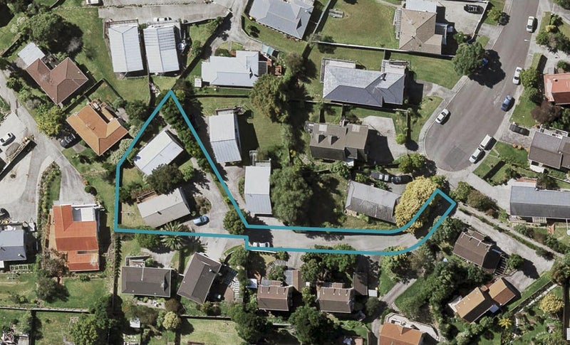 1/13 Helicon Place, Tōtara Vale, Auckland - Carousel 1