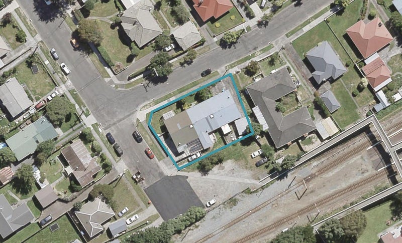 2/7 Bathurst Street, Silverstream, Upper Hutt - Carousel 1