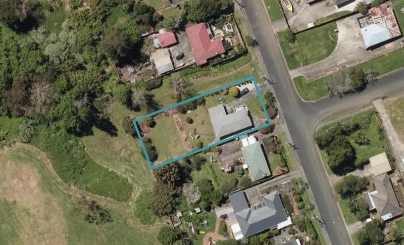 8 Charles Street, Kamo, Whangarei - Carousel 1