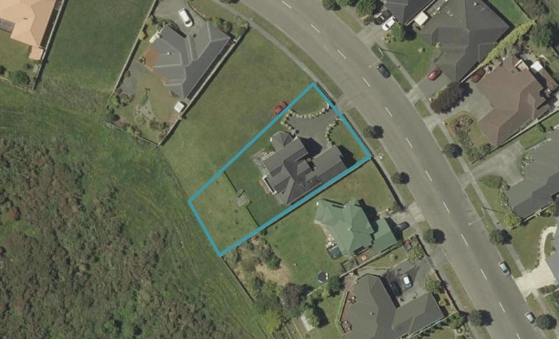 138 Pacific Drive, Fitzherbert, Palmerston North - Carousel 1